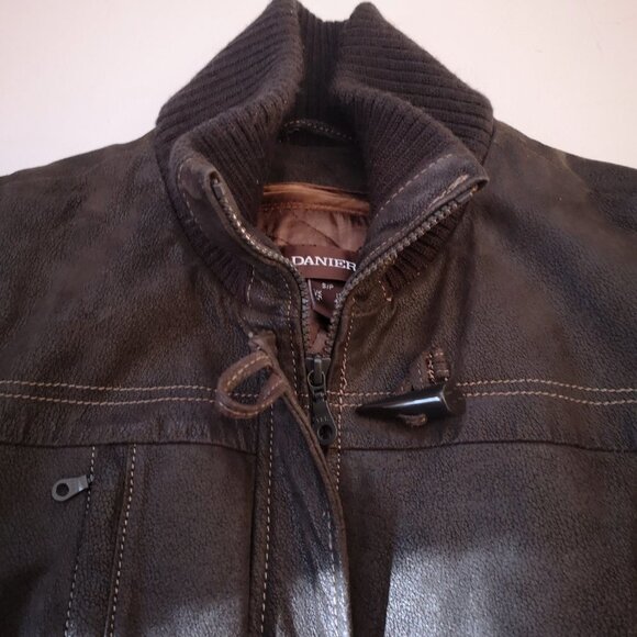 Danier Leather Ladies Dark Brown Full Zip with Toggle Buttons Coat - Picture 10 of 14